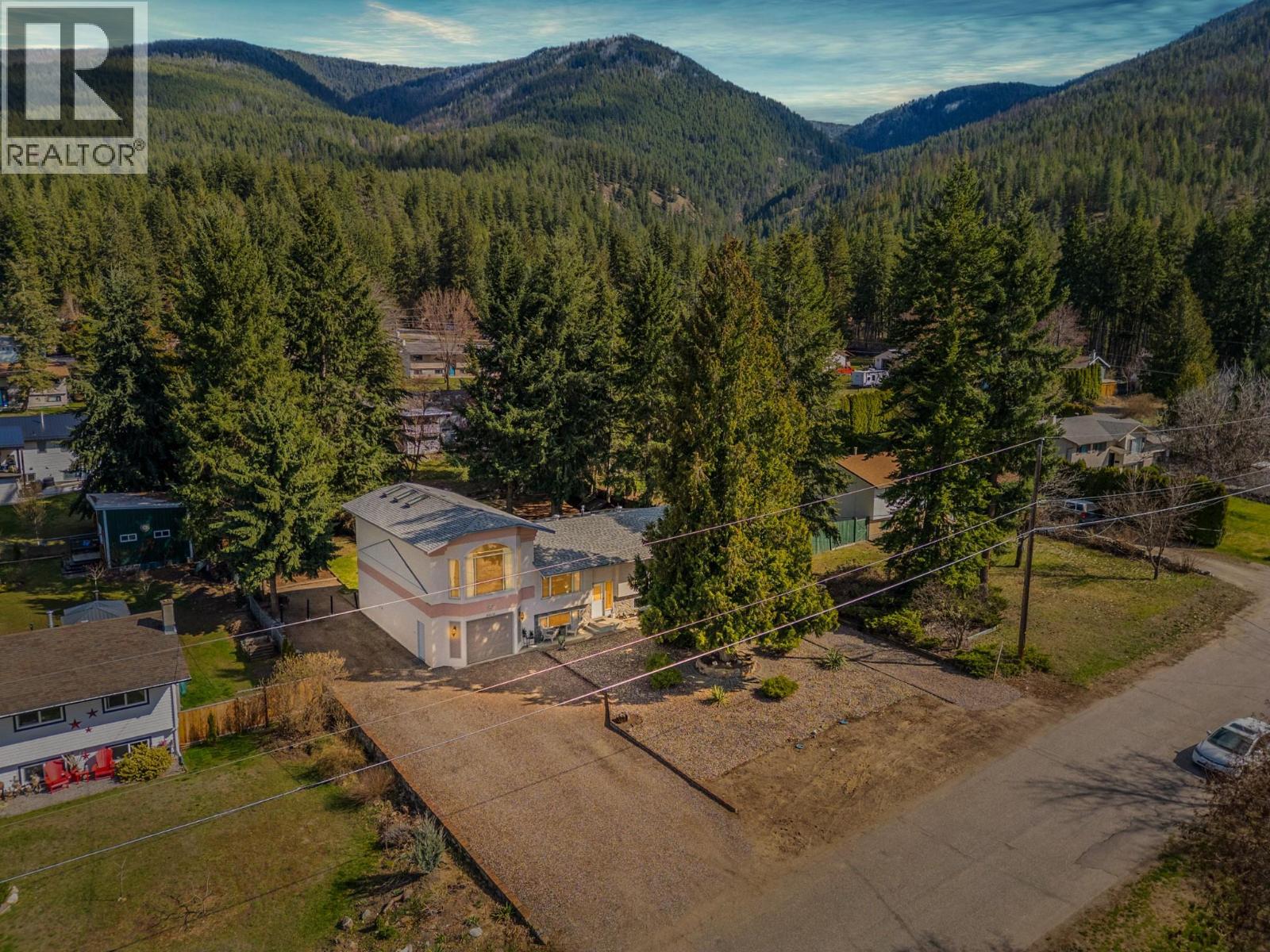 3419 Larch Drive Property Photo 1