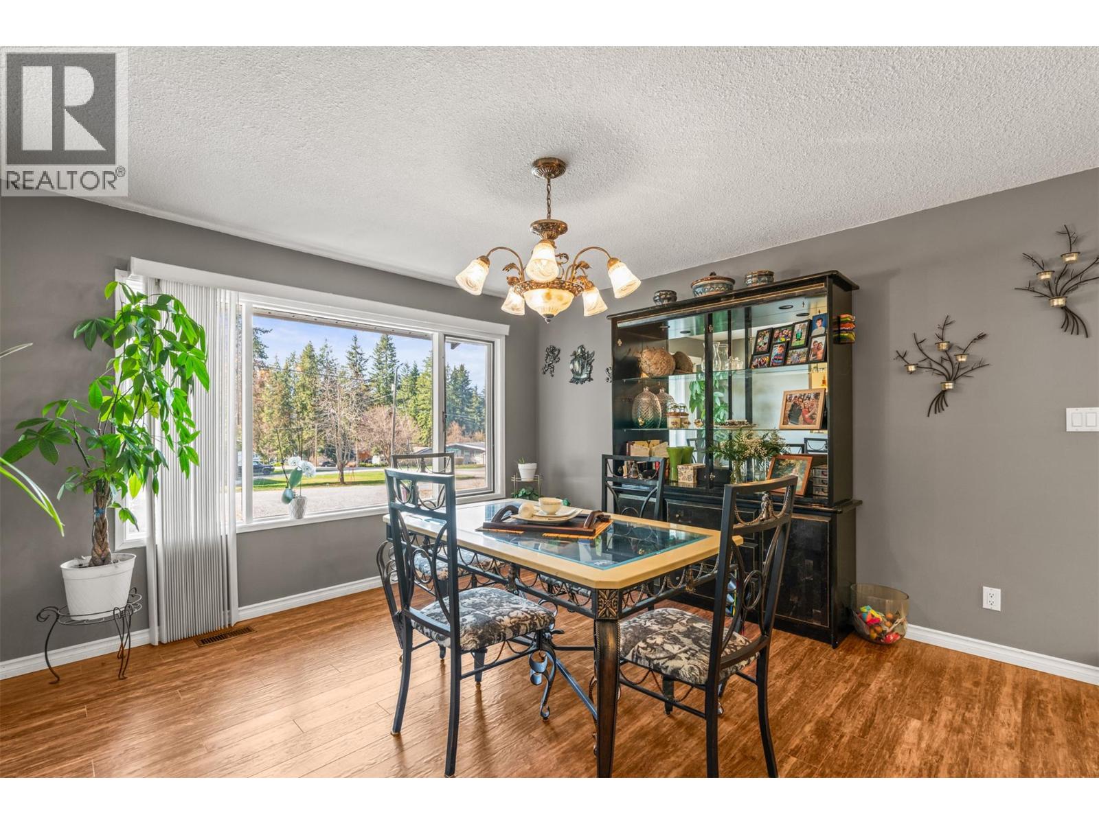 3419 Larch Drive Property Photo 12