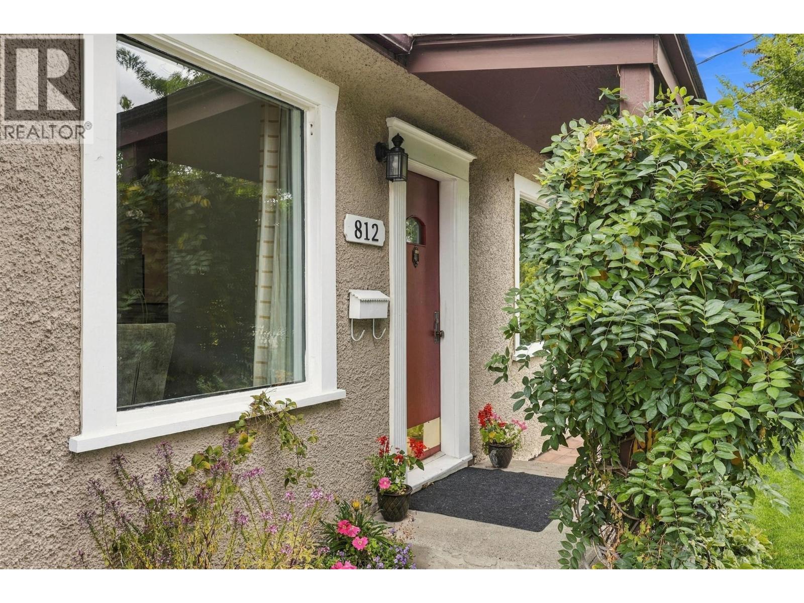 812 Columbia Street Property Photo 5