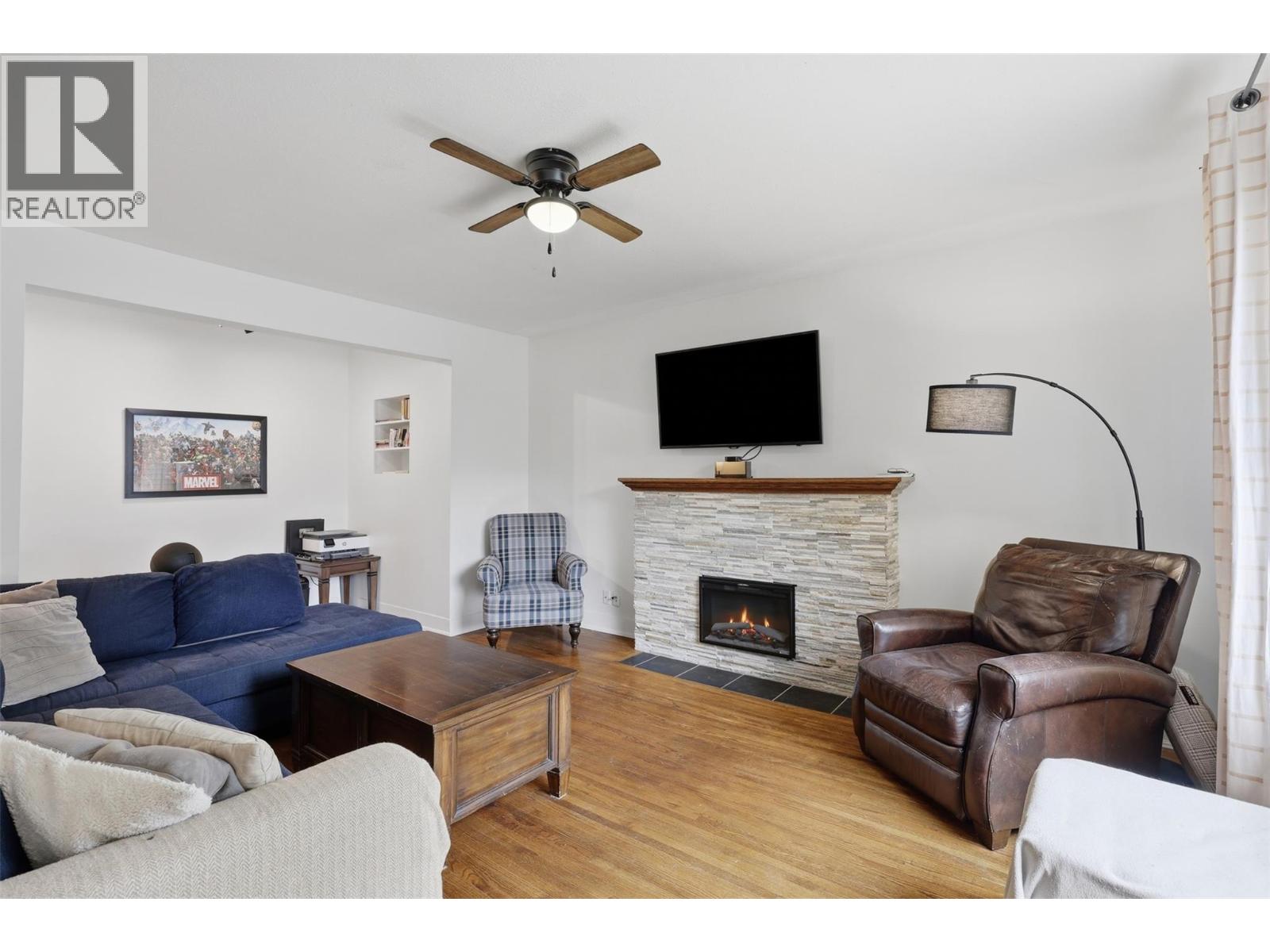 812 Columbia Street Property Photo 7