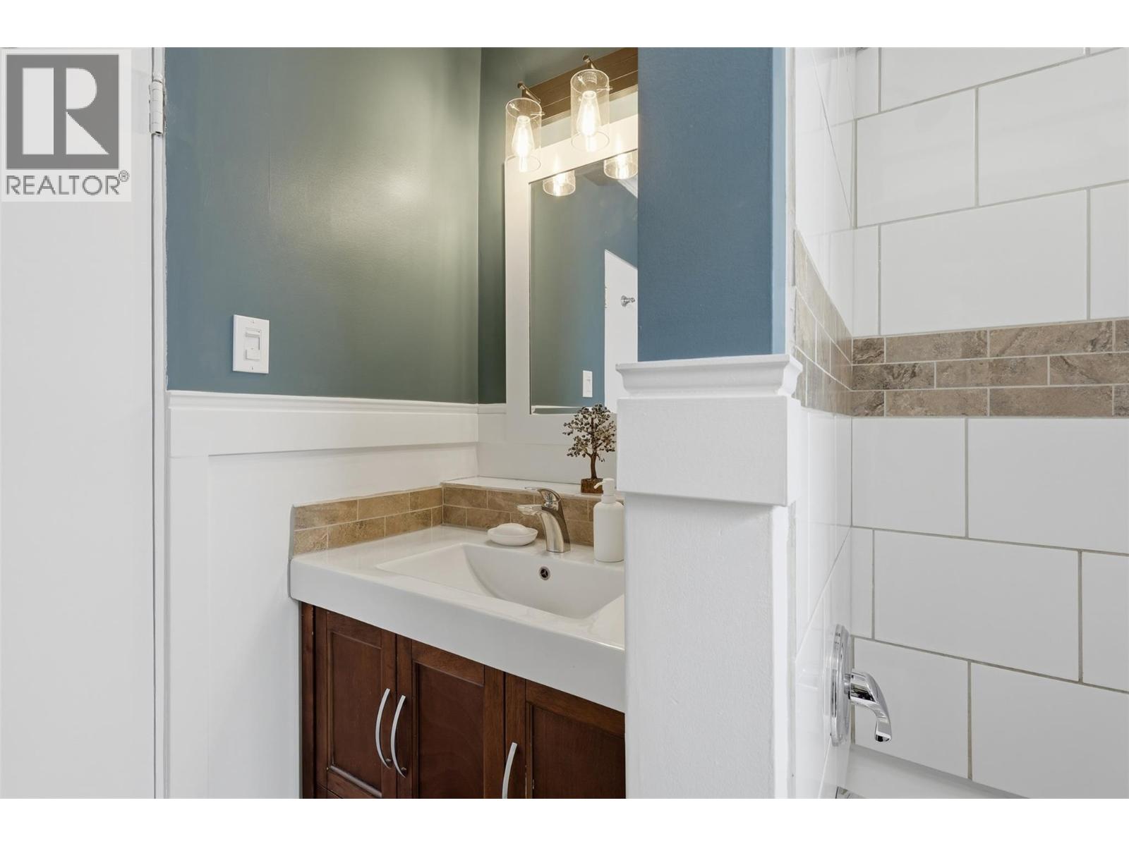 812 Columbia Street Property Photo 19