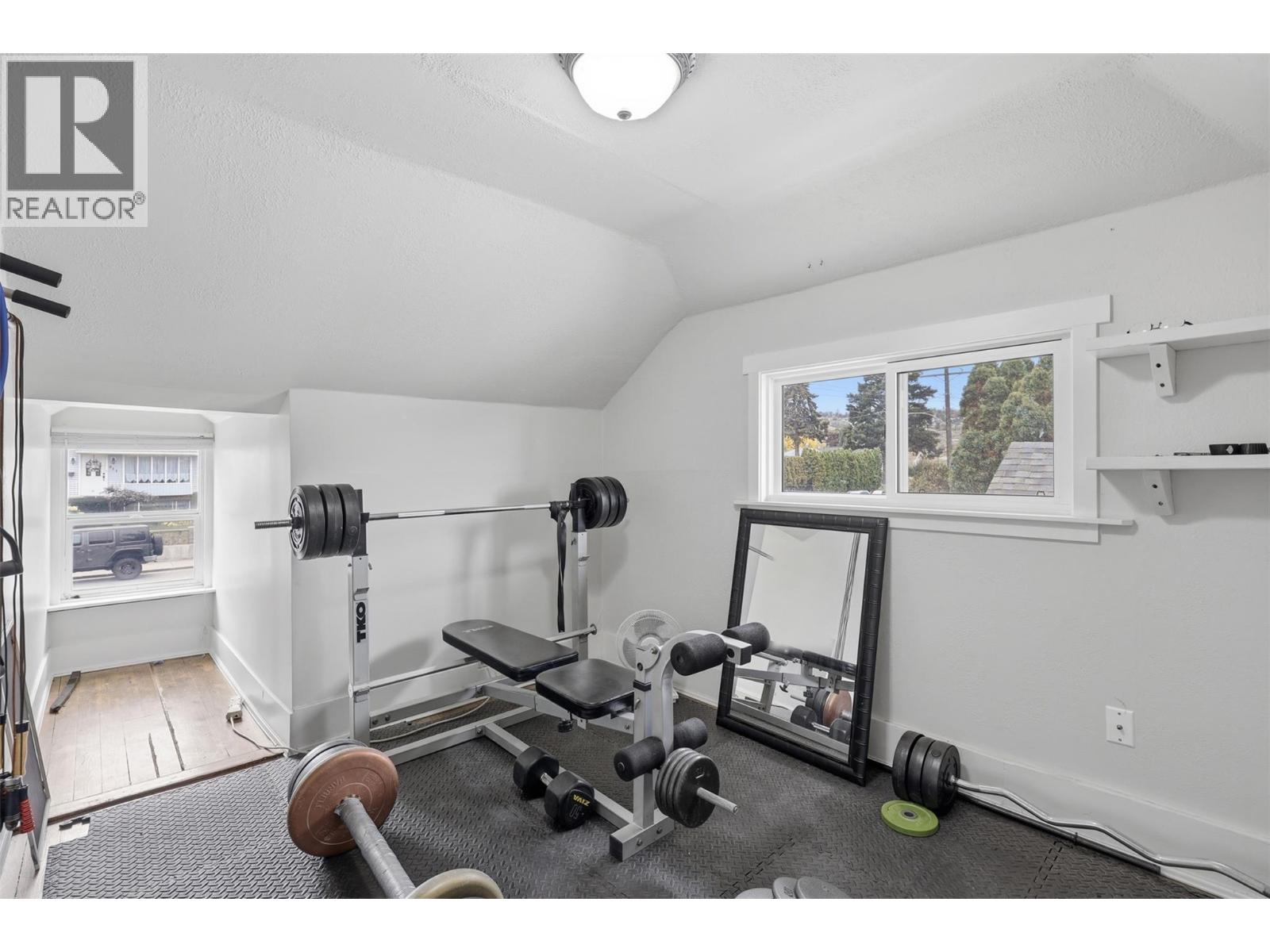 812 Columbia Street Property Photo 26