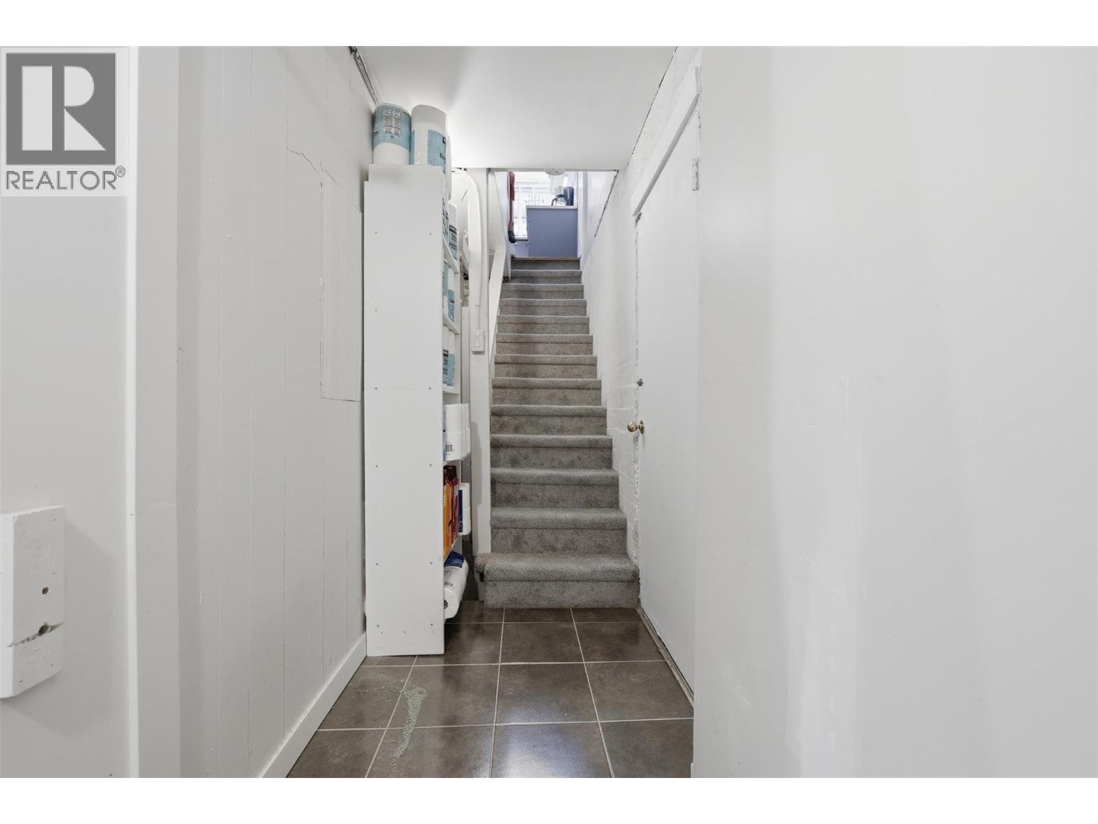 812 Columbia Street Property Photo 27