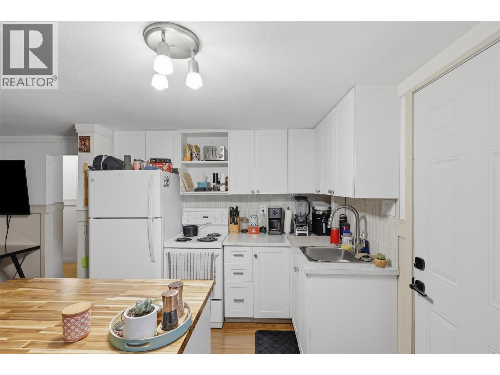 812 Columbia Street Property Photo 31