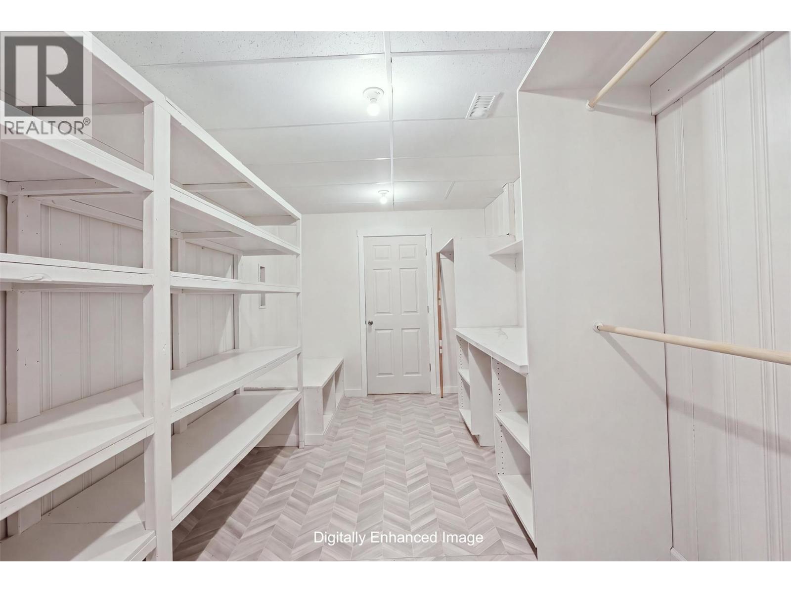 812 Columbia Street Property Photo 34