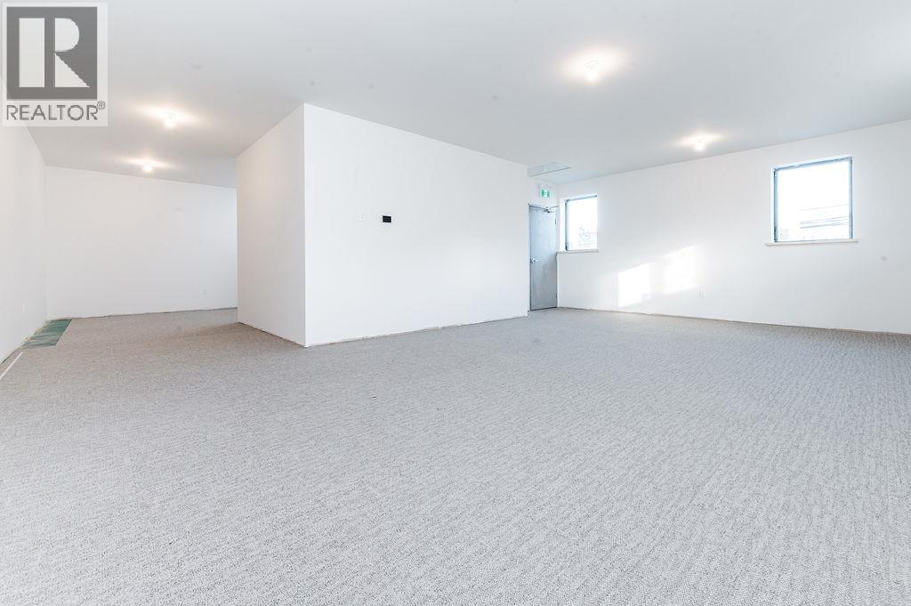 4846 Athalmer Road Unit# 2&3 Property Photo 8
