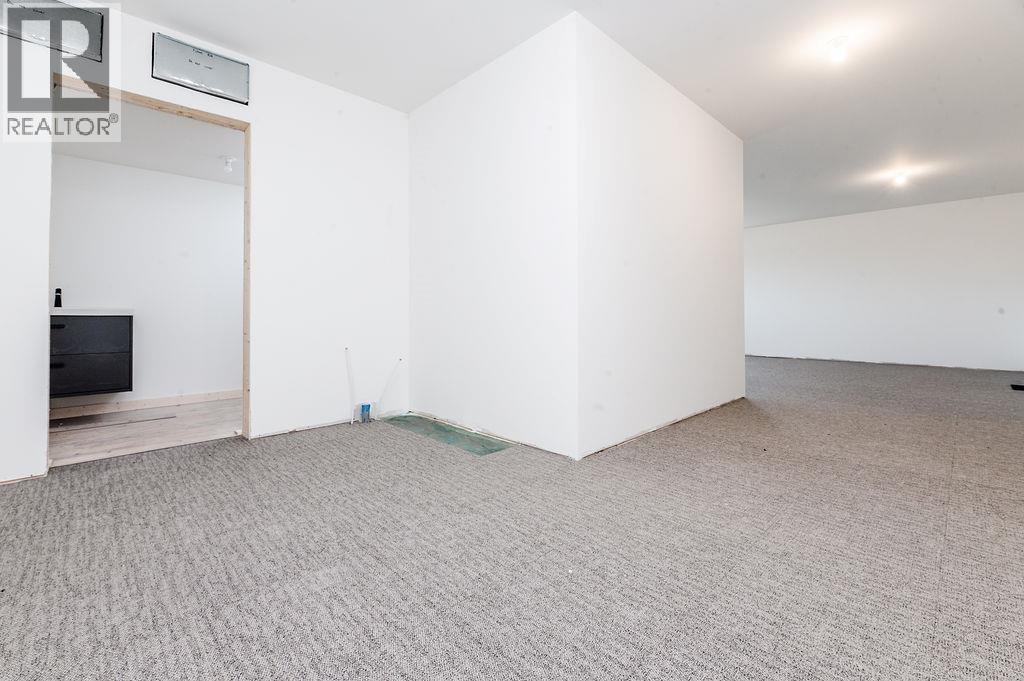 4846 Athalmer Road Unit# 2&3 Property Photo 12