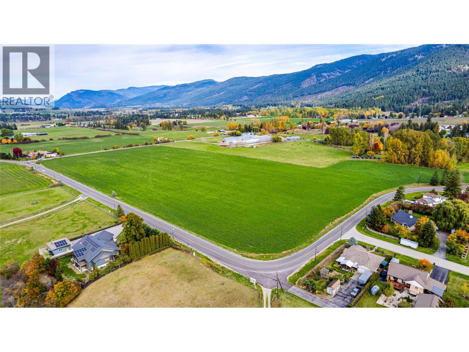 1575 Mcleod Road Property Photo 1