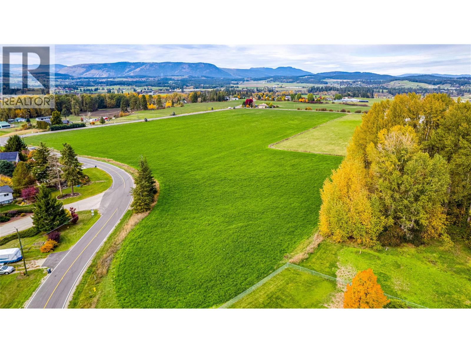 1575 Mcleod Road Property Photo 13