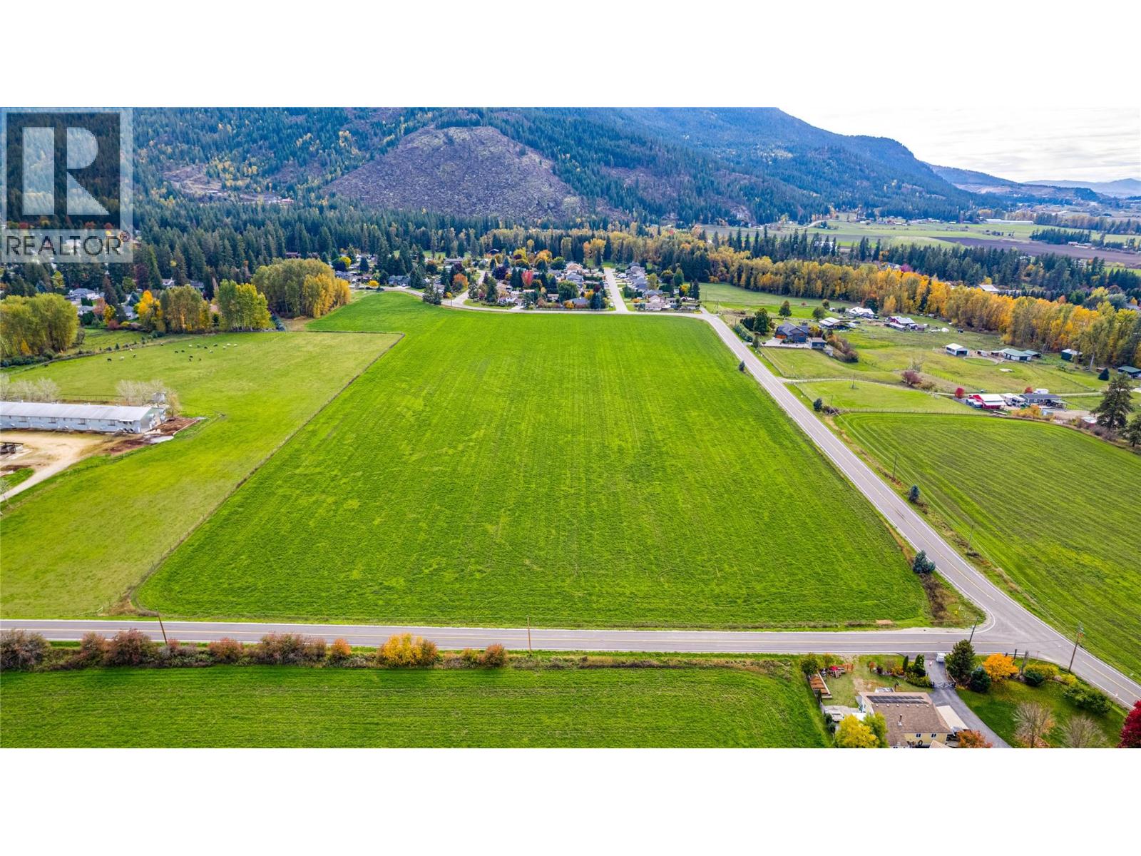 1575 Mcleod Road Property Photo 16