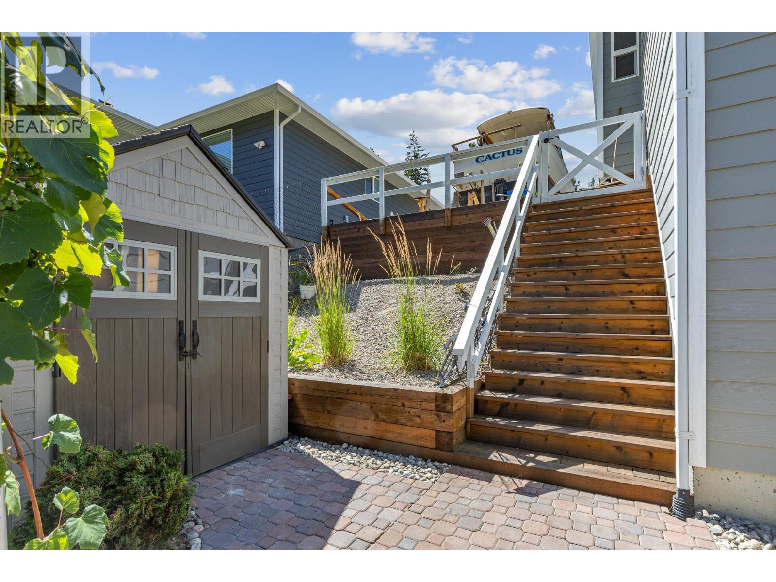 690 Muir Road Property Photo 37