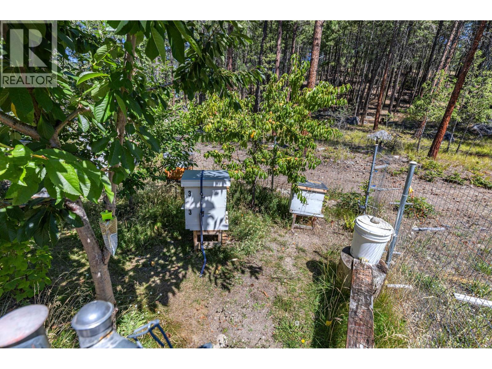 690 Muir Road Property Photo 43