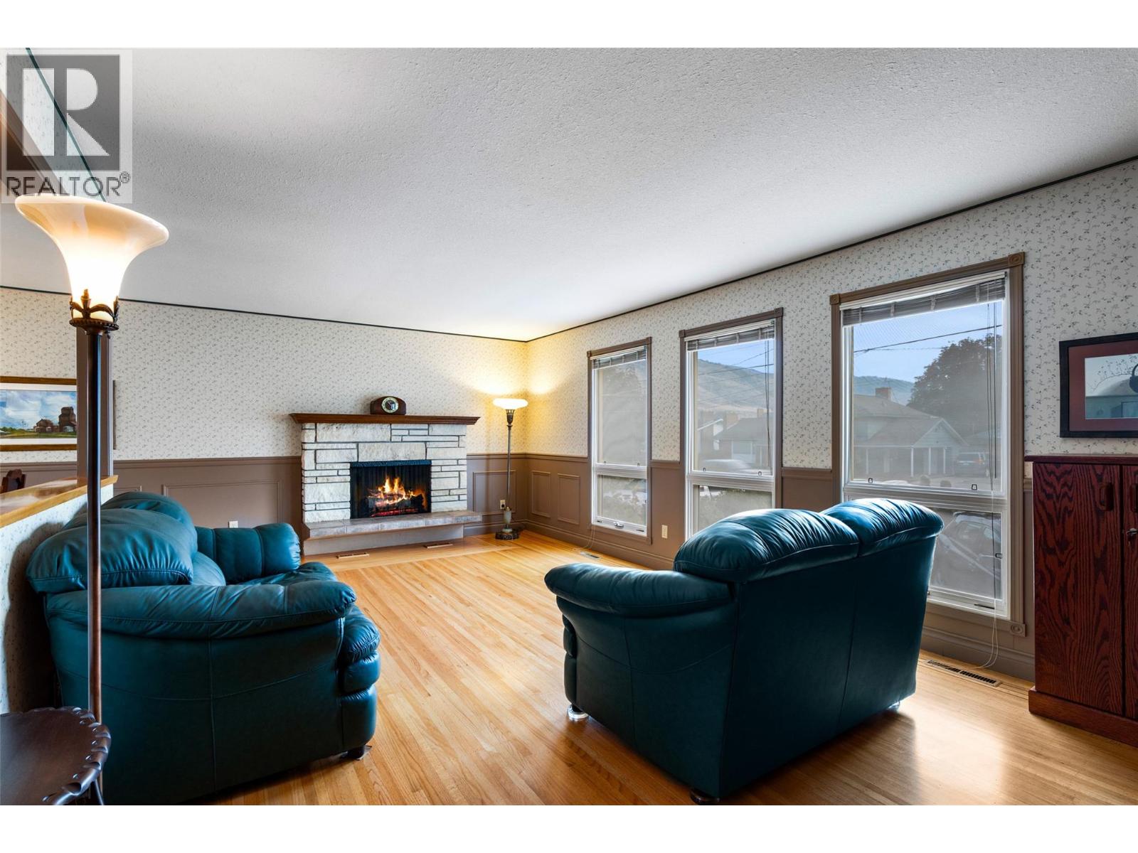 190 Vicars Road Property Photo 4