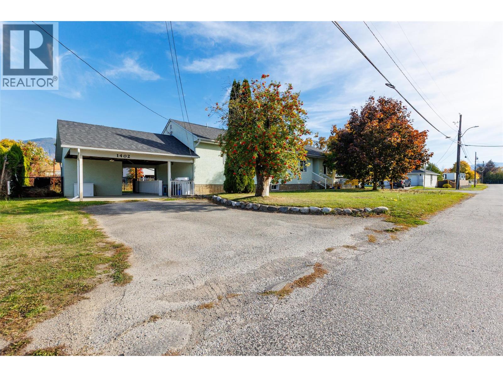 1402 Birch Street Property Photo 2