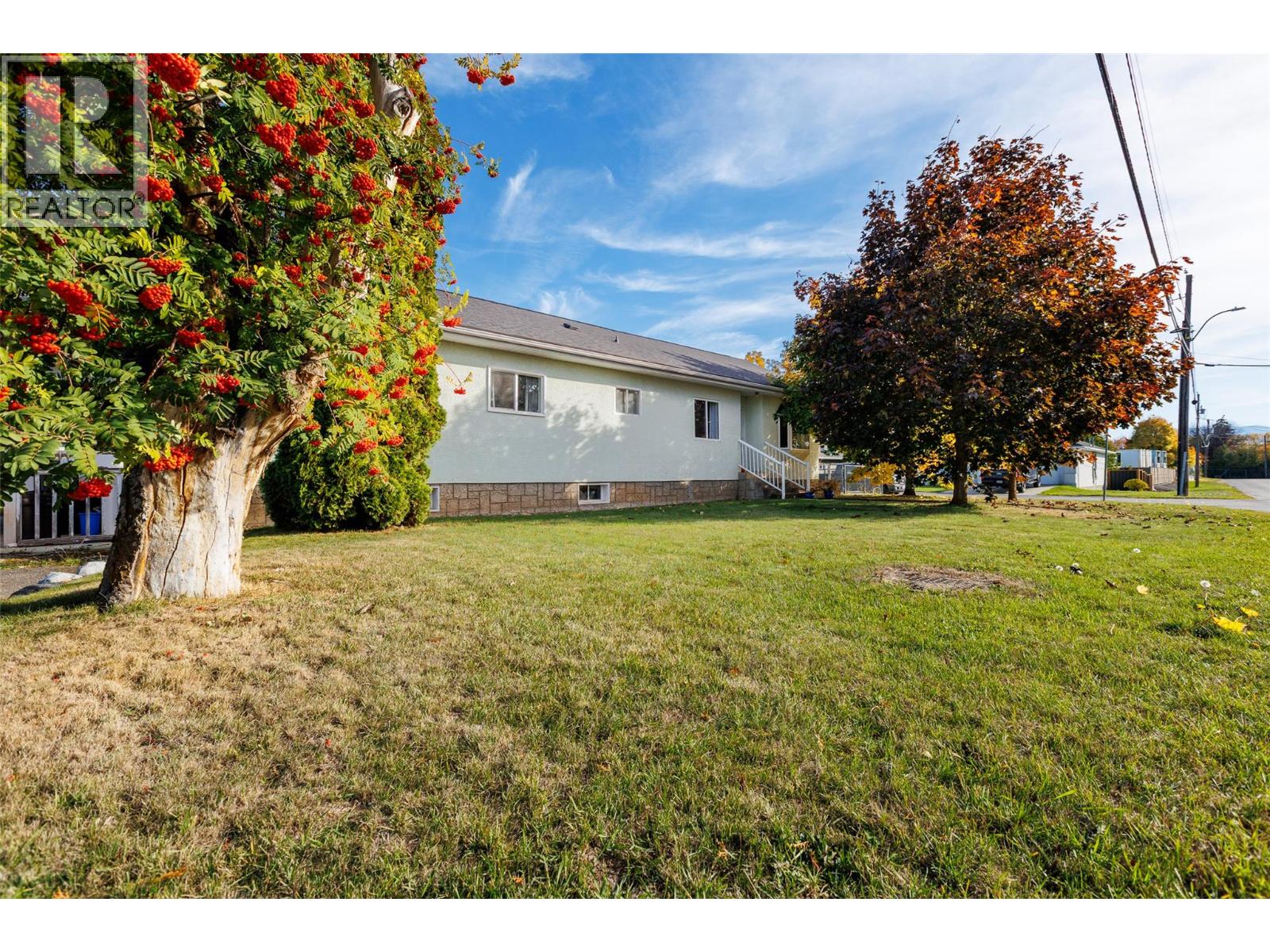 1402 Birch Street Property Photo 3