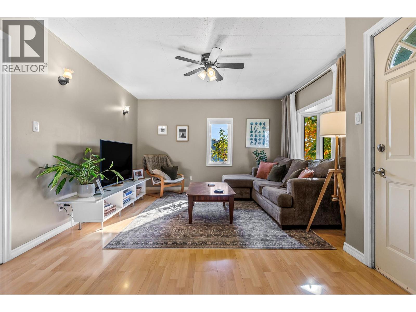 1402 Birch Street Property Photo 4