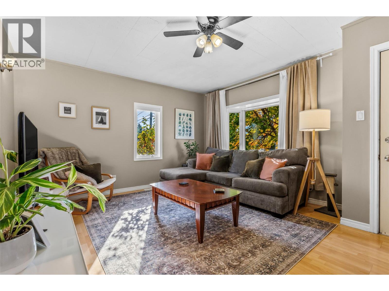 1402 Birch Street Property Photo 5