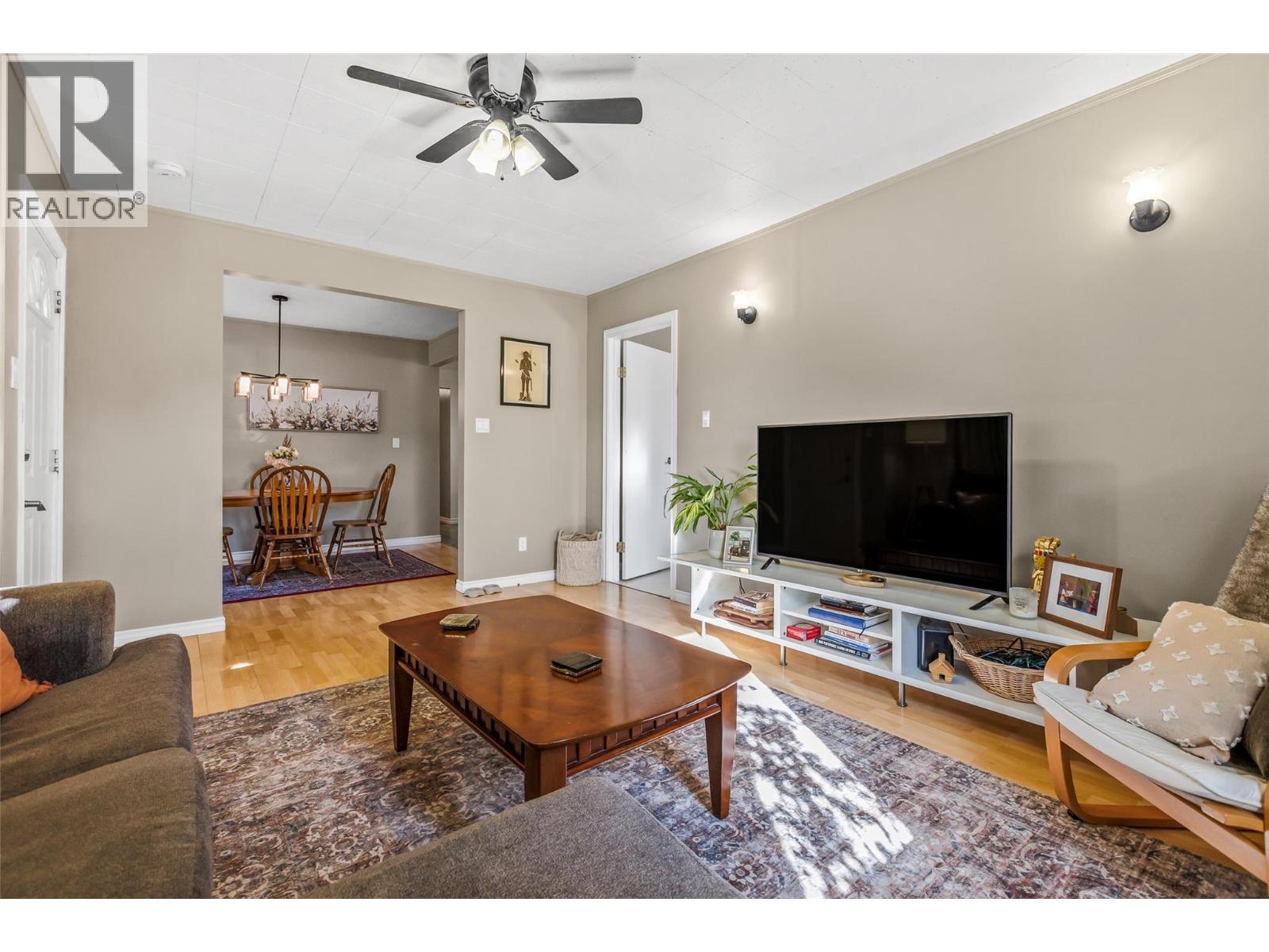 1402 Birch Street Property Photo 6