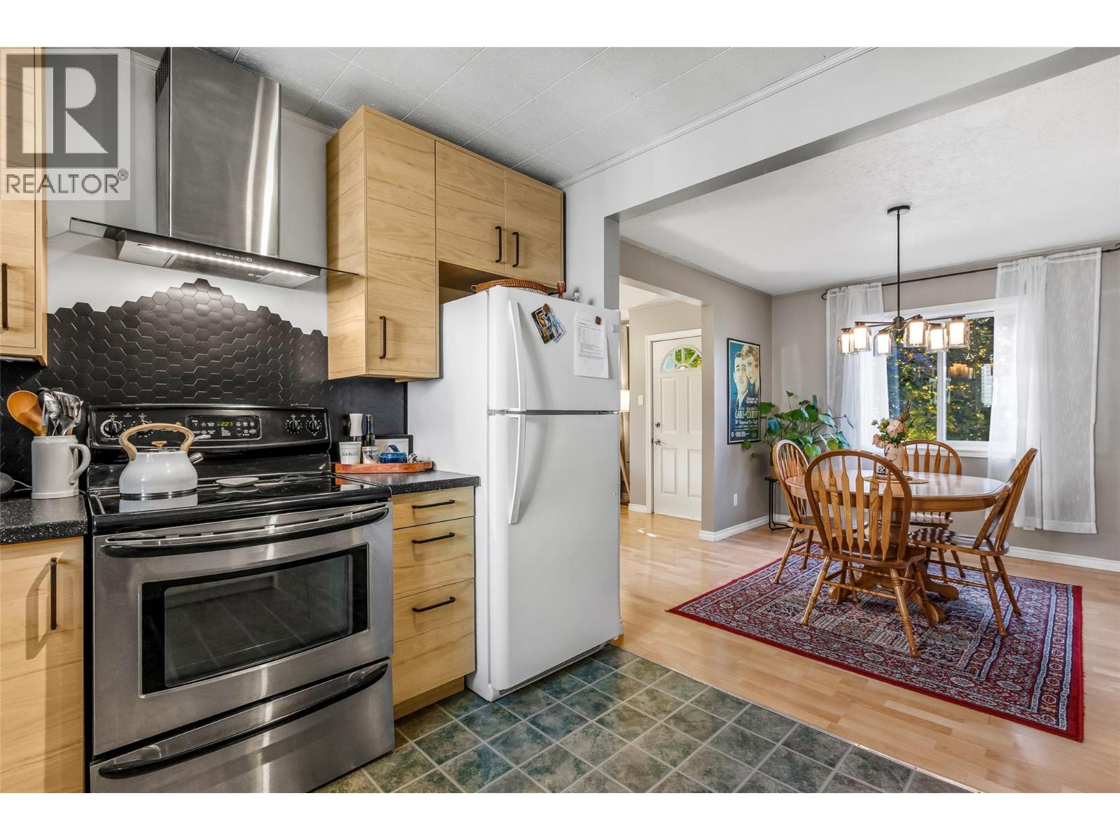 1402 Birch Street Property Photo 13