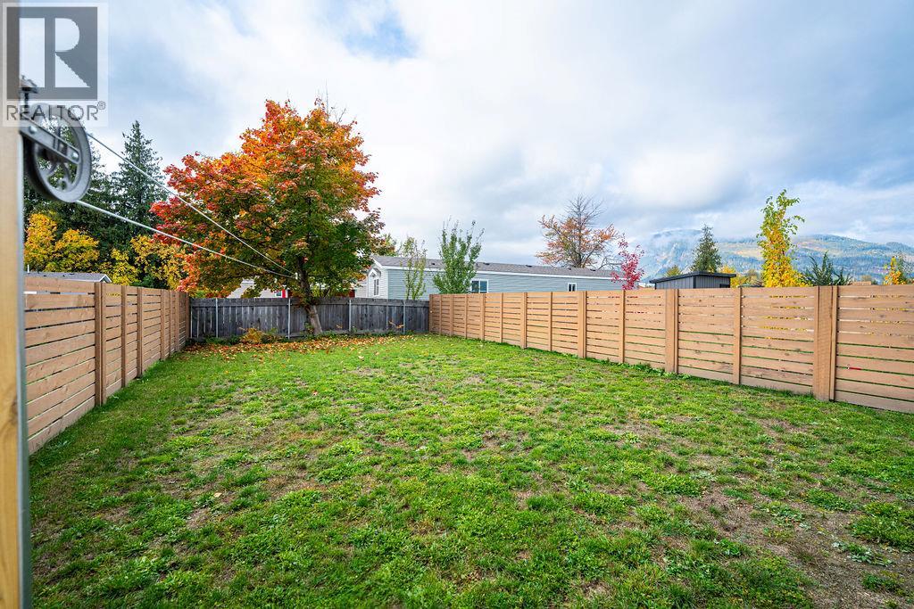 711 Olynyk Road Property Photo 5