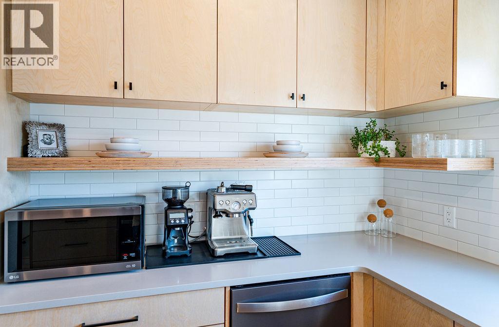 711 Olynyk Road Property Photo 10