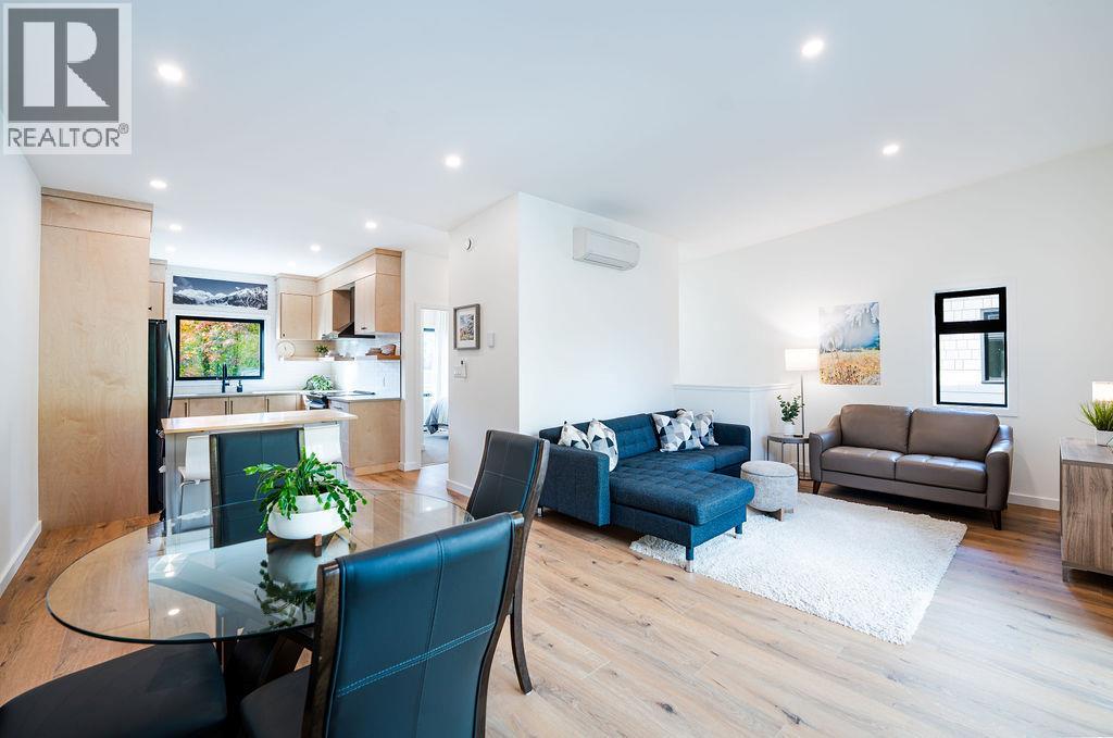 711 Olynyk Road Property Photo 15