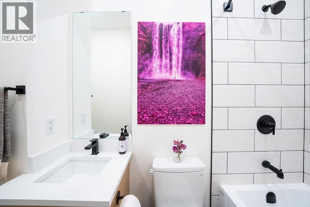 711 Olynyk Road Property Photo 21