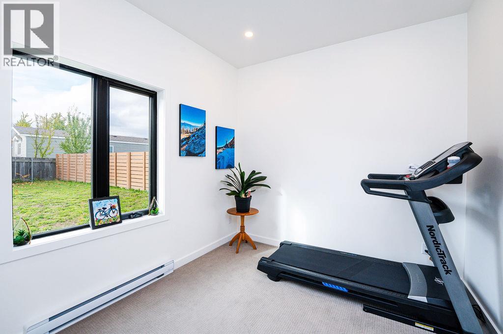 711 Olynyk Road Property Photo 23