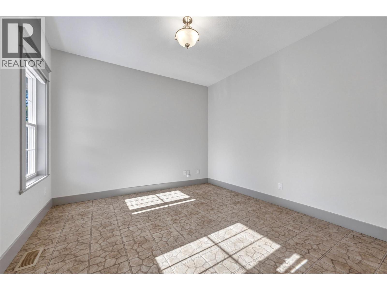 55 Peregrine Way Property Photo 3