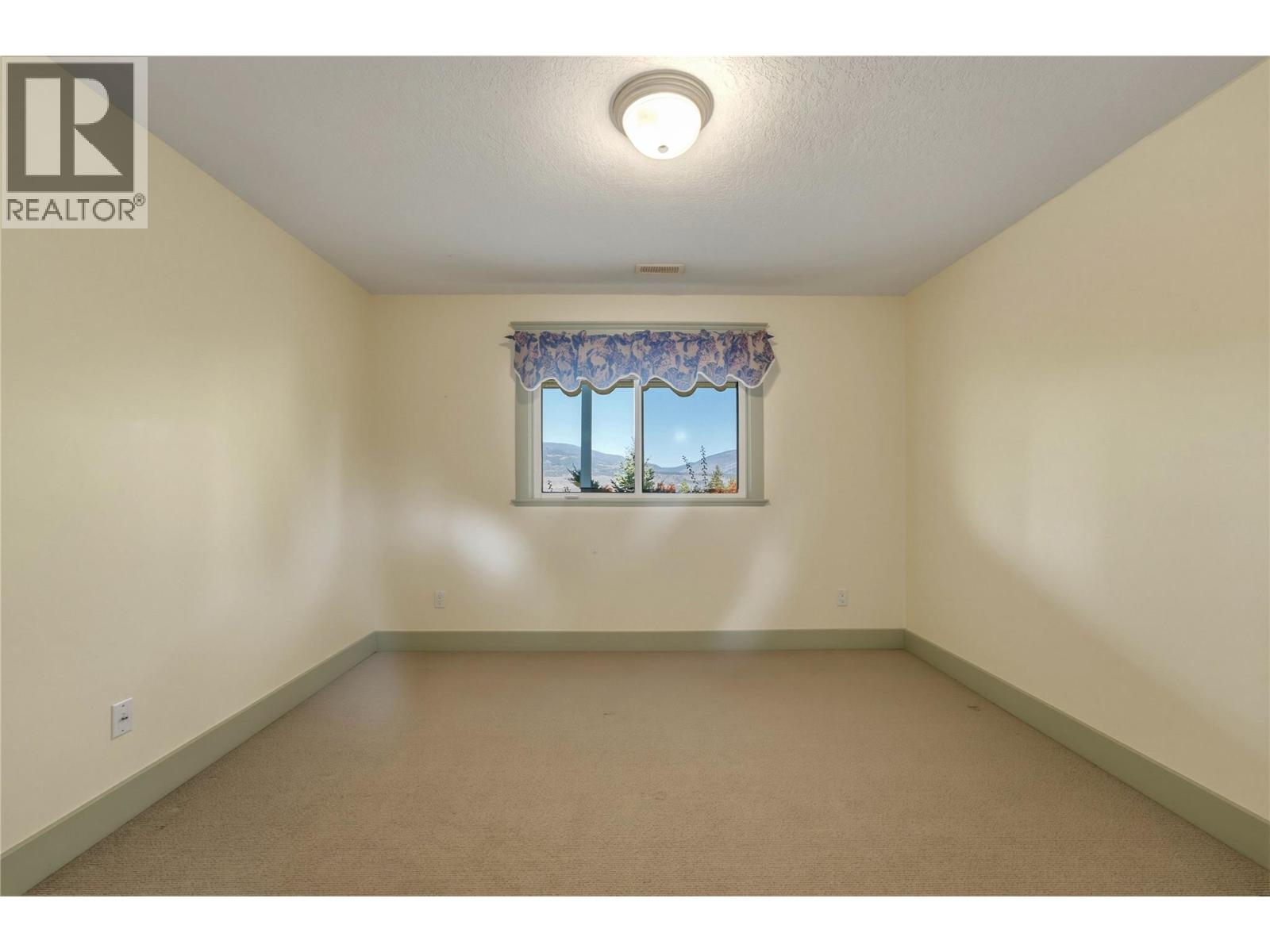 55 Peregrine Way Property Photo 38
