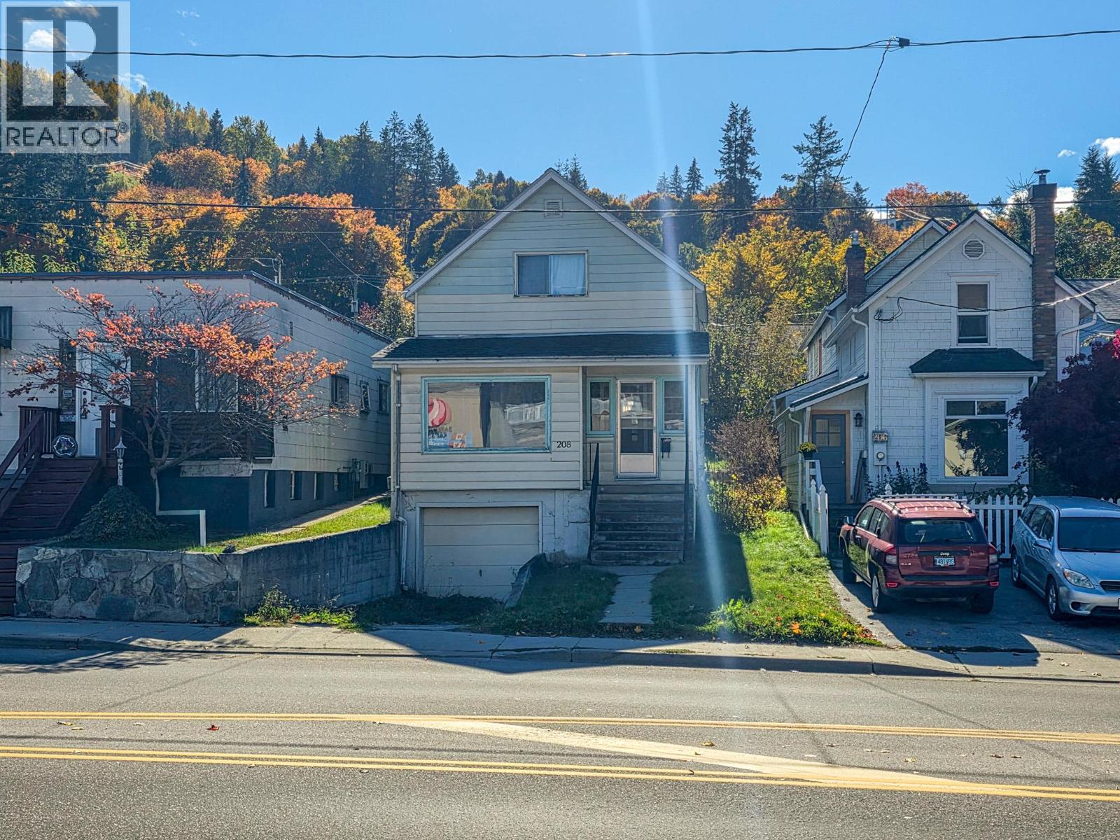 208 Anderson Street Property Photo 3