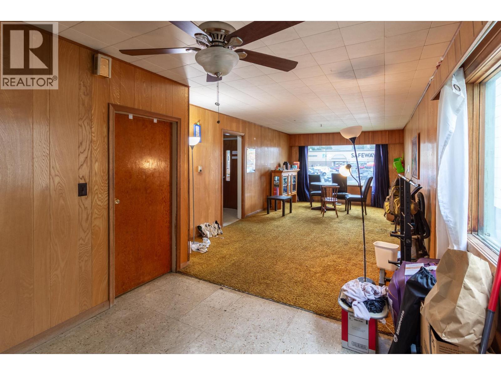 208 Anderson Street Property Photo 9