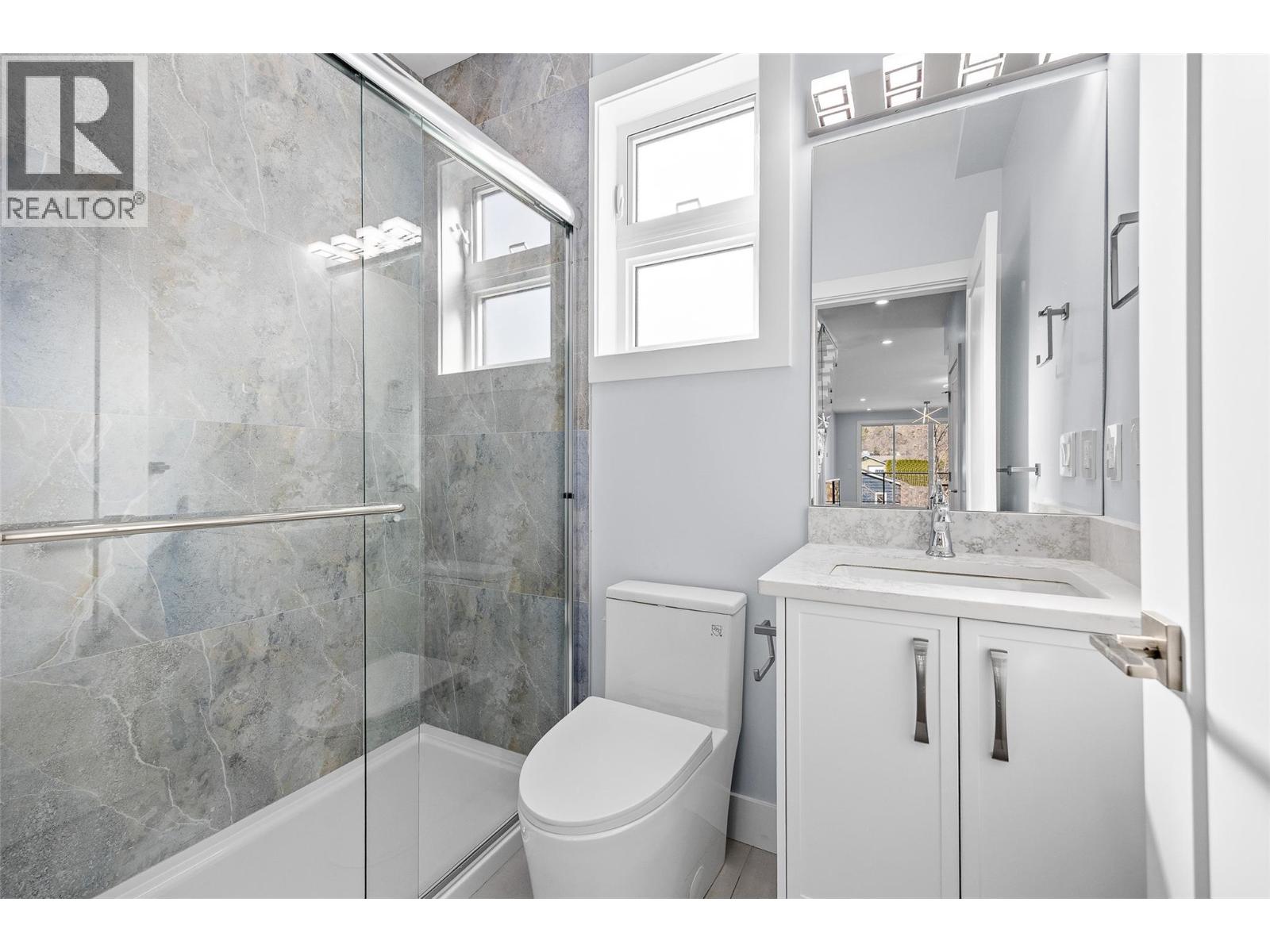4563 Gordon Drive Property Photo 14