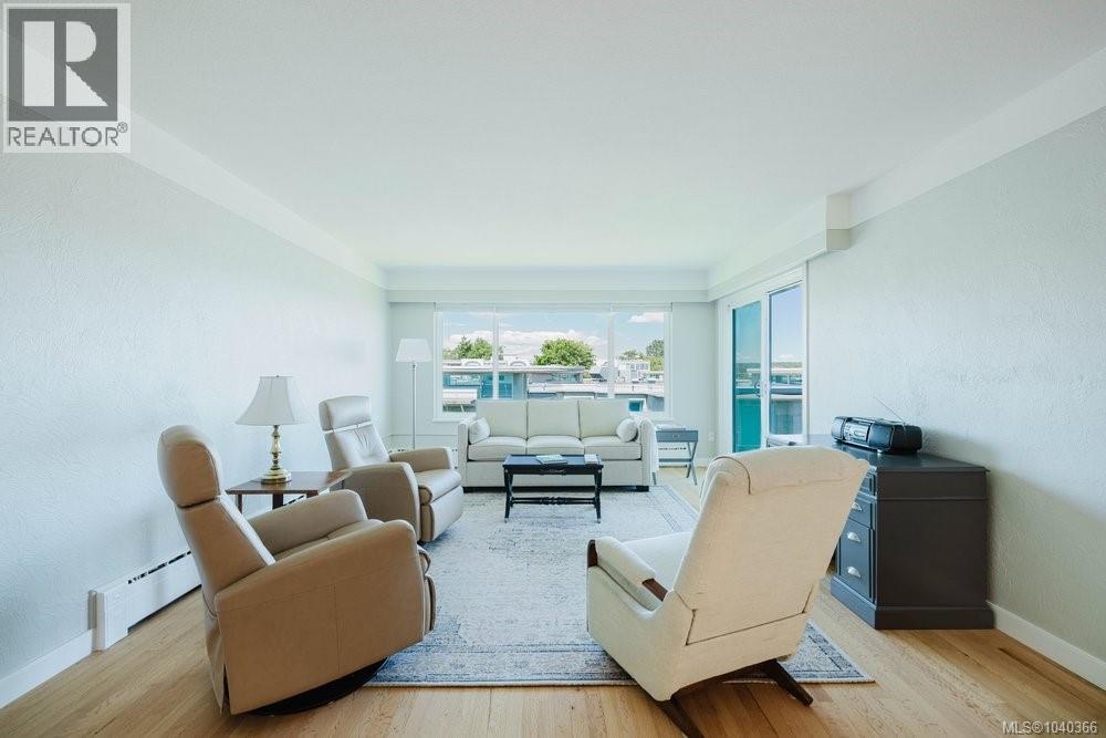 307 1270 Beach Dr Property Photo 14