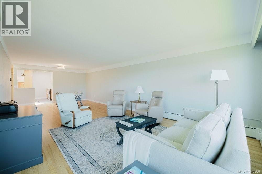 307 1270 Beach Dr Property Photo 16