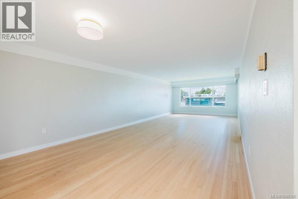 307 1270 Beach Dr Property Photo 17