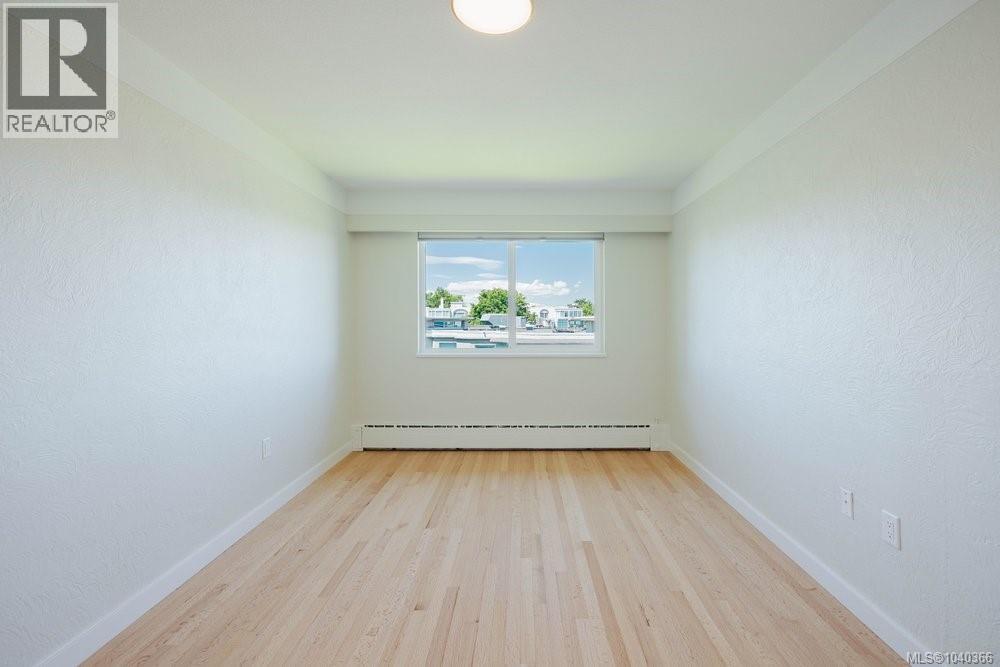 307 1270 Beach Dr Property Photo 25
