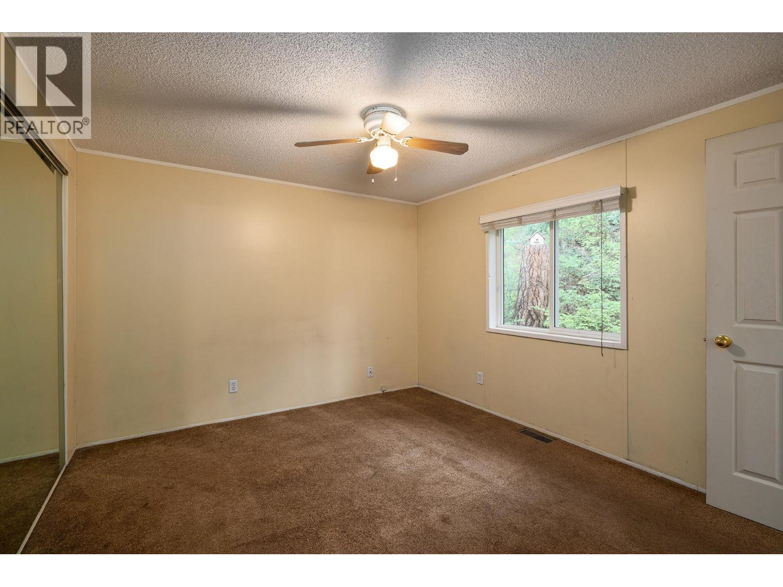 6439 Farmers Drive Property Photo 7