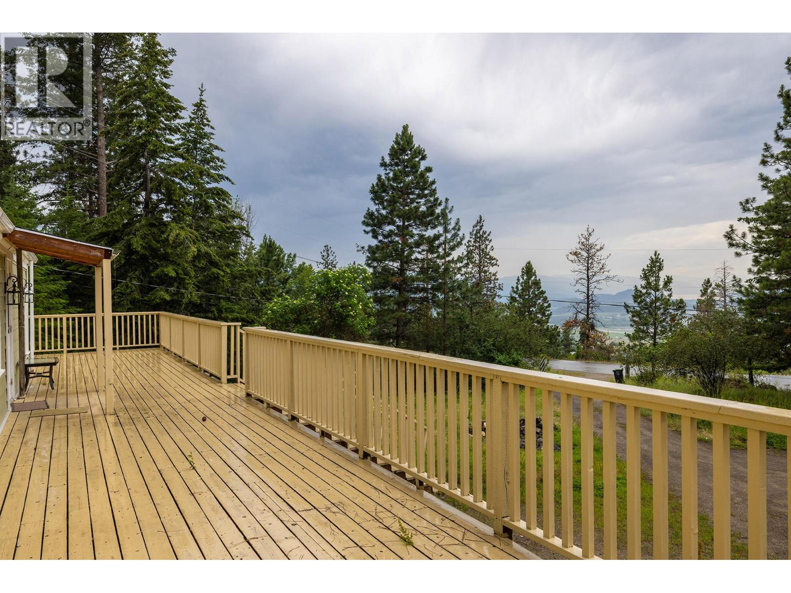 6439 Farmers Drive Property Photo 10