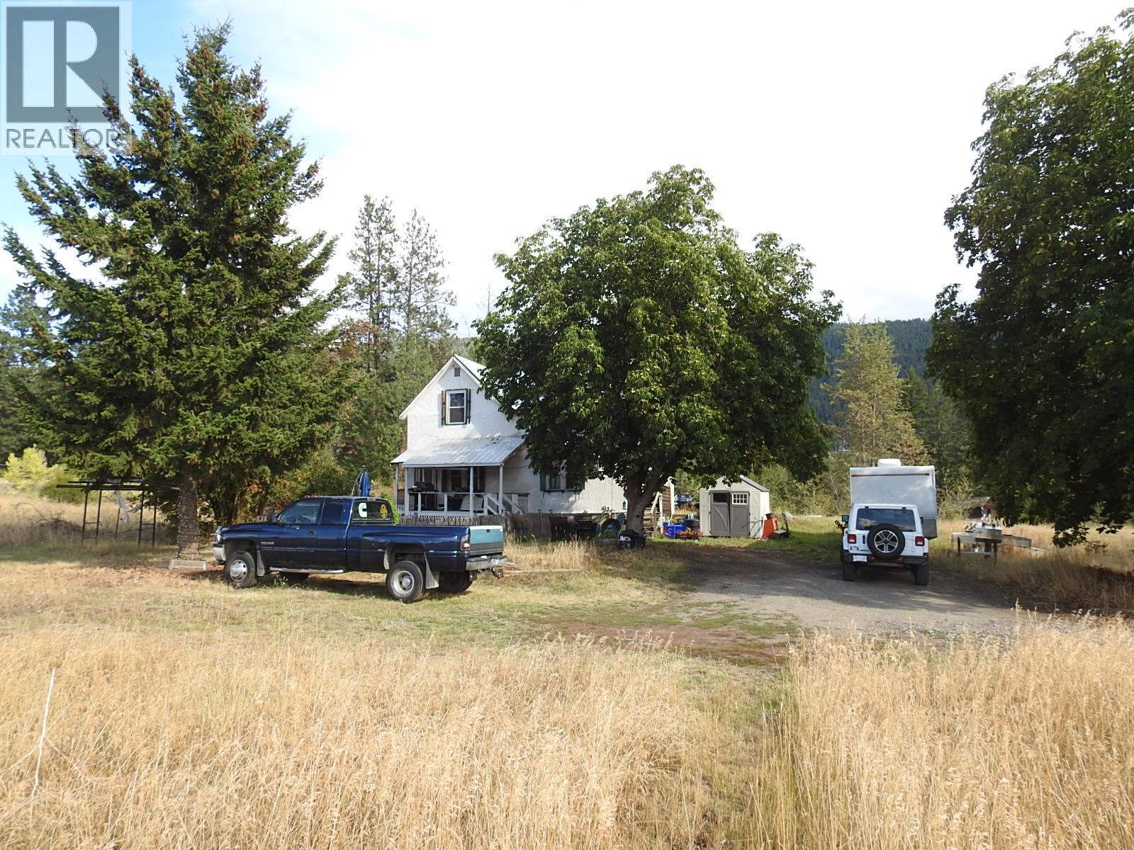 5585 Silver Star Road Property Photo 2