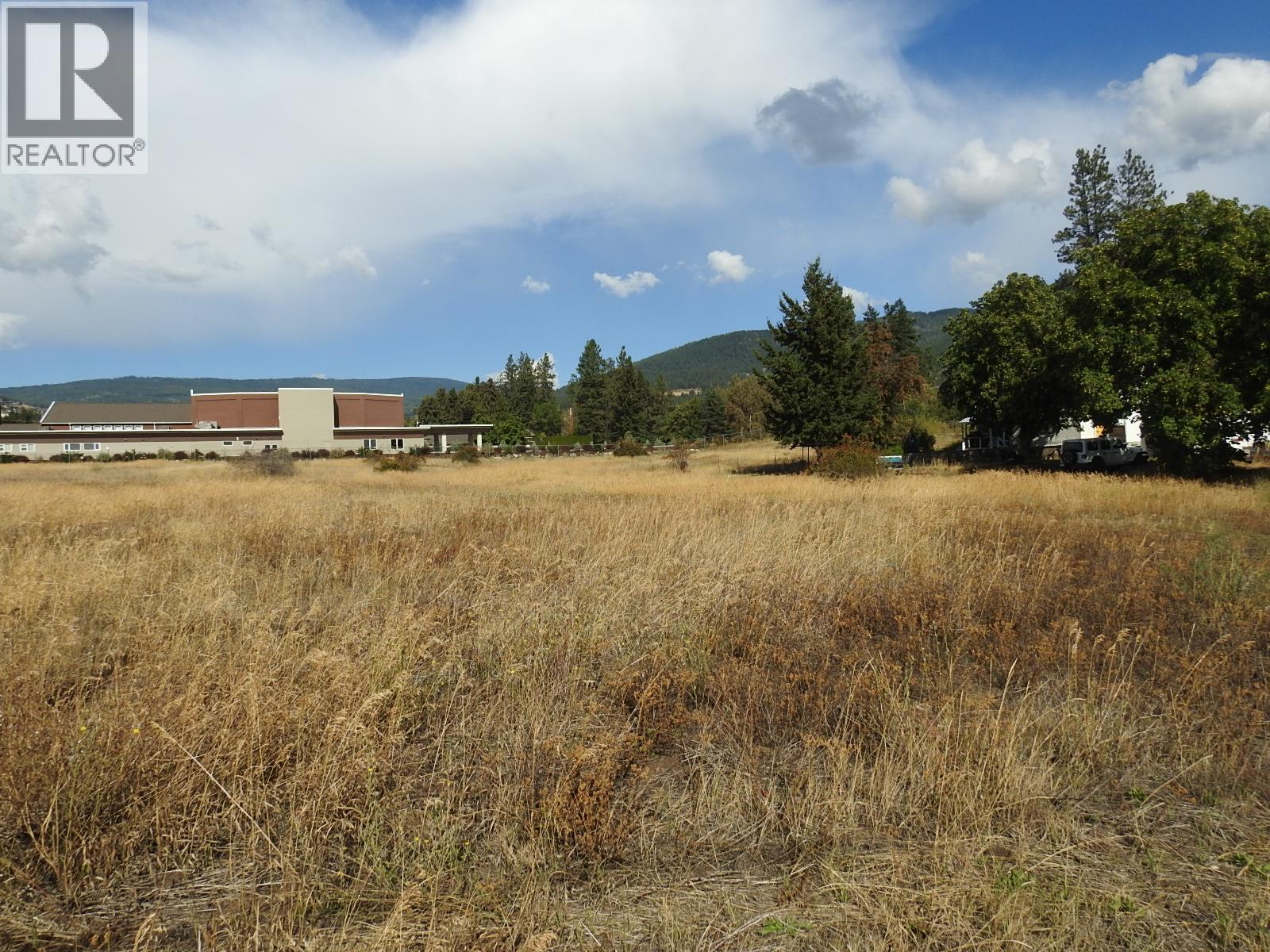 5585 Silver Star Road Property Photo 8