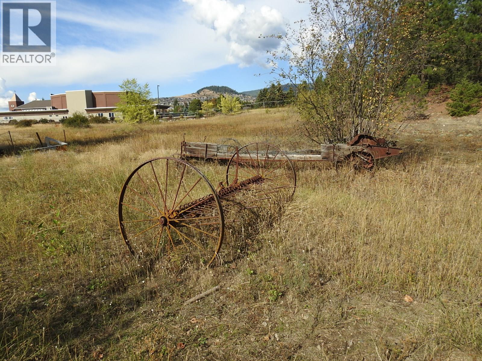 5585 Silver Star Road Property Photo 17