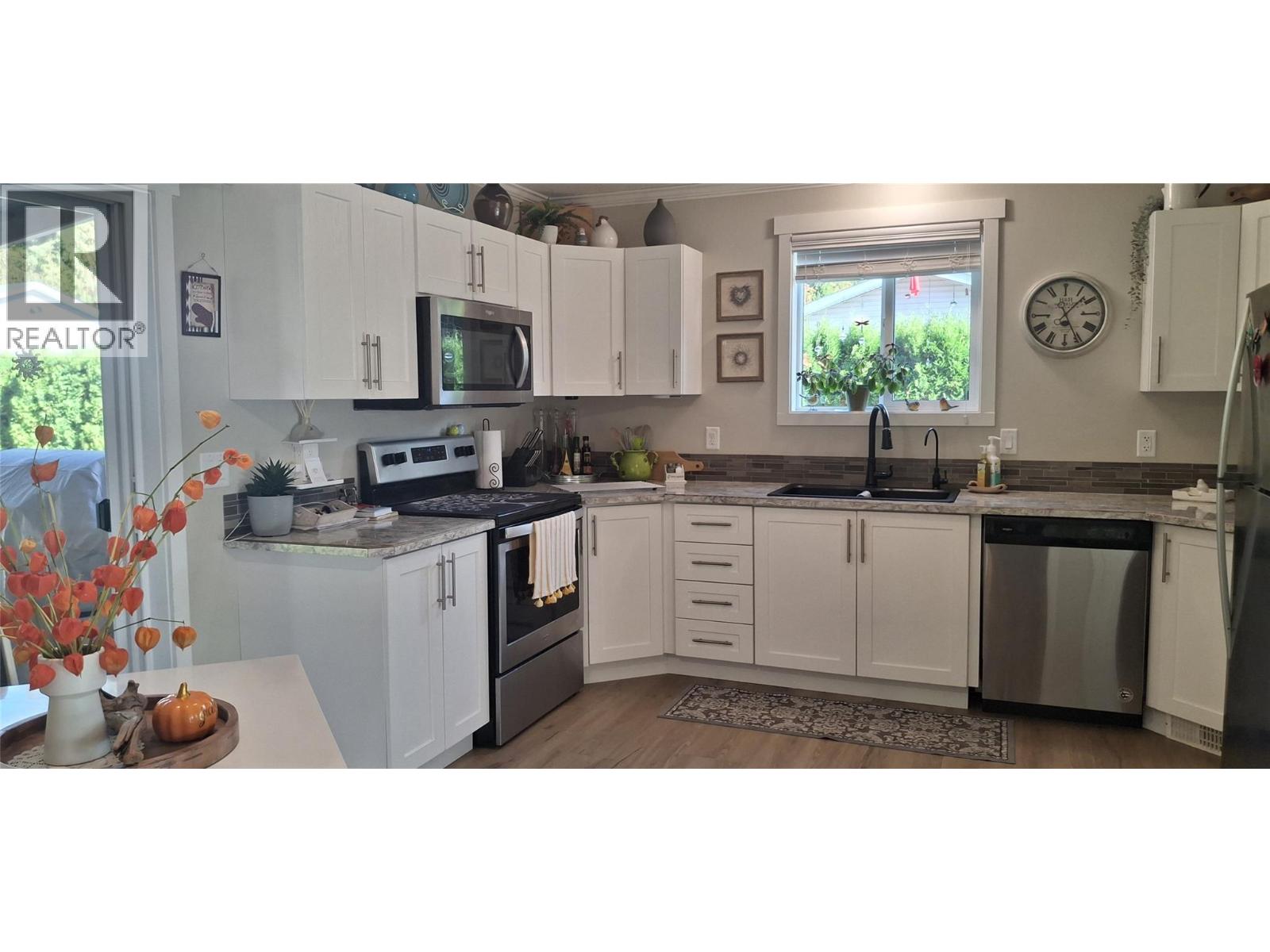 726 Whitehead Street Property Photo 4
