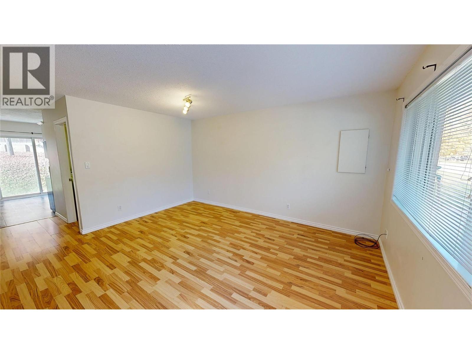 5775 Columbia Road Property Photo 3