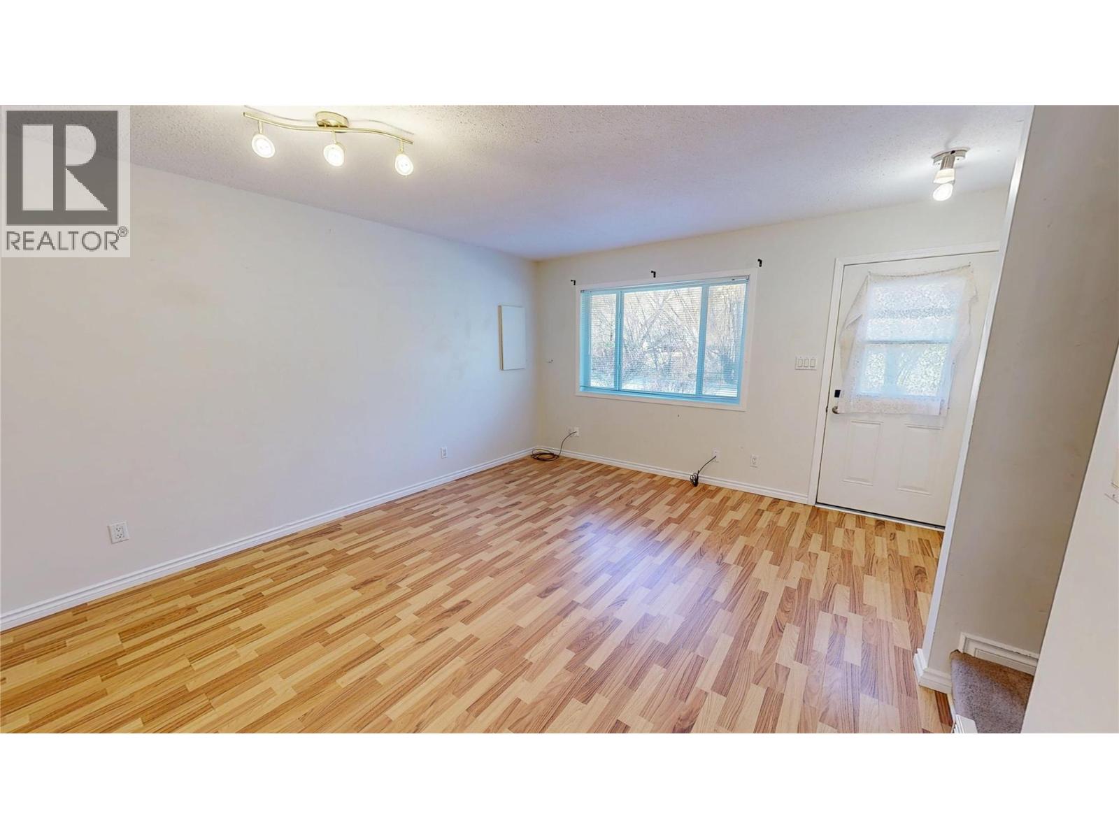 5775 Columbia Road Property Photo 6