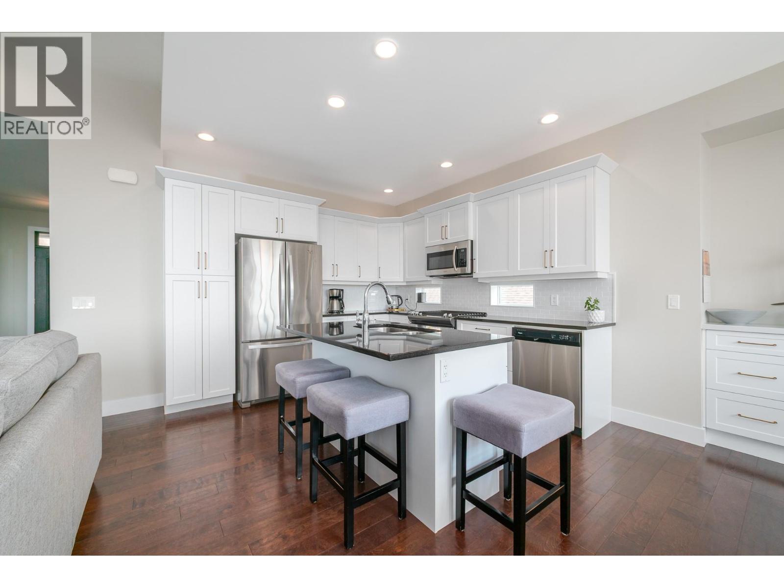 2420 Tallus Heights Drive Property Photo 18