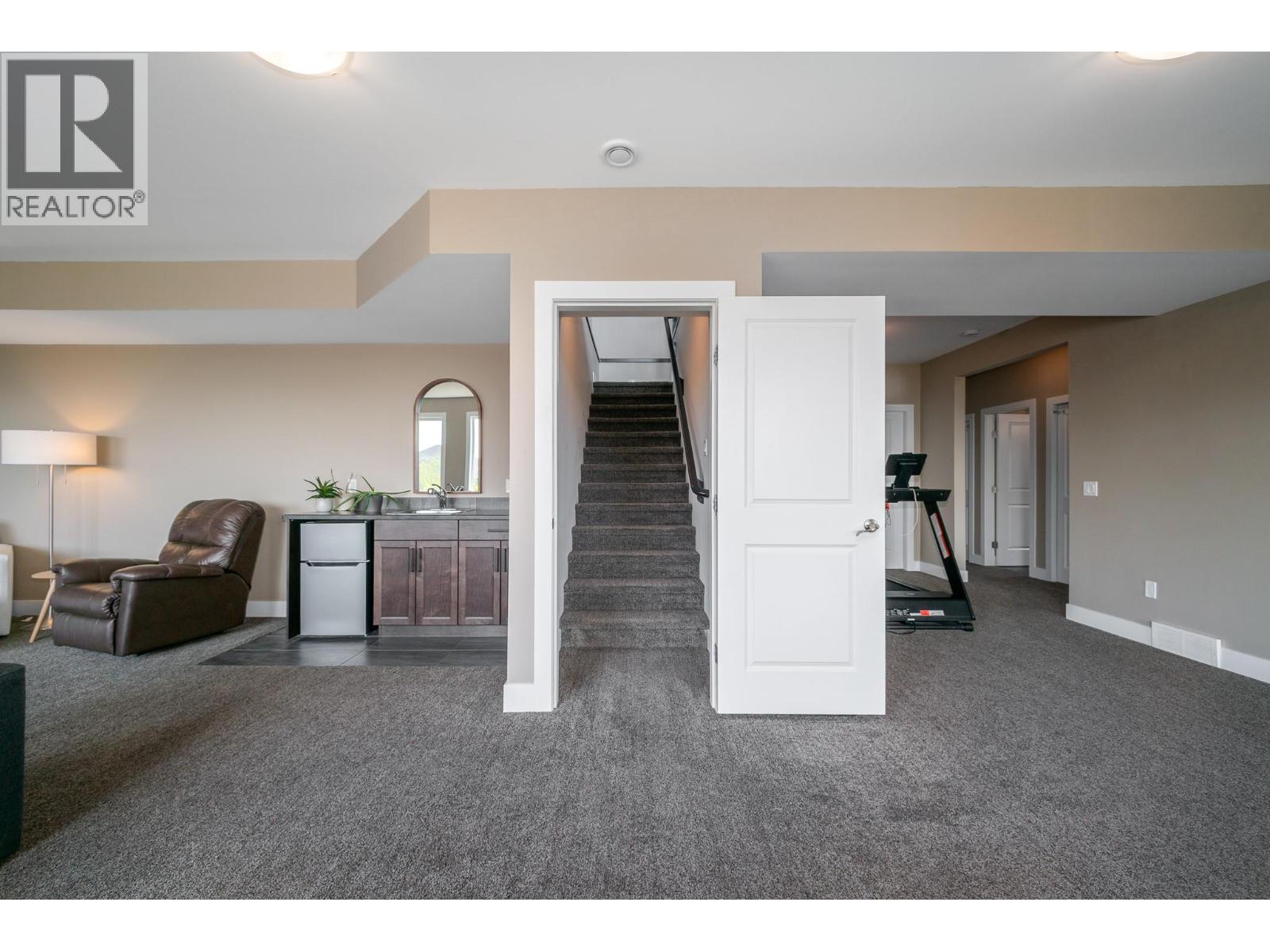 2420 Tallus Heights Drive Property Photo 37