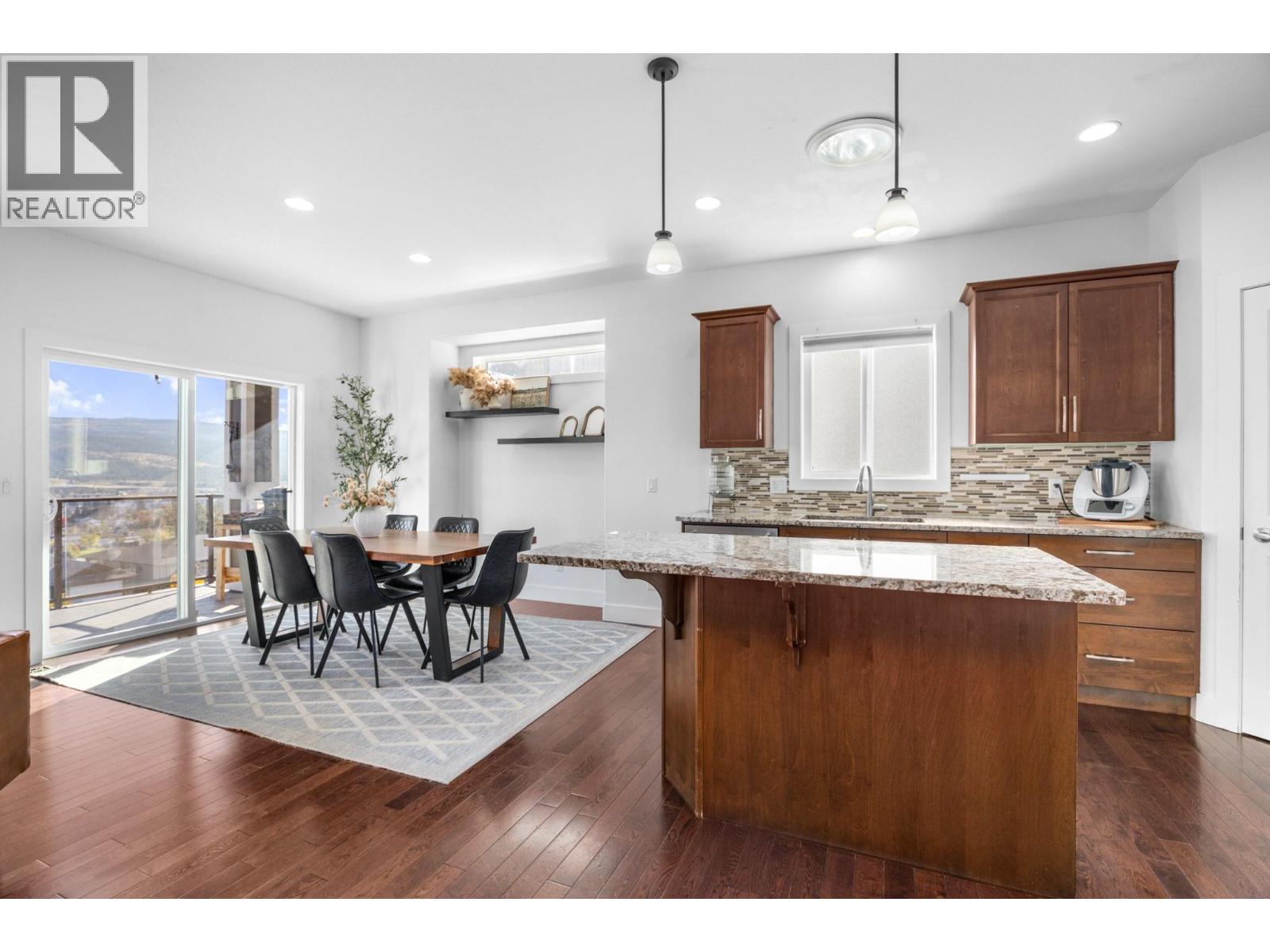 9733 Santina Road Property Photo 12