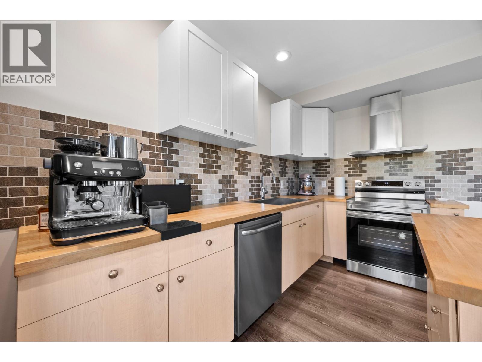 9733 Santina Road Property Photo 30