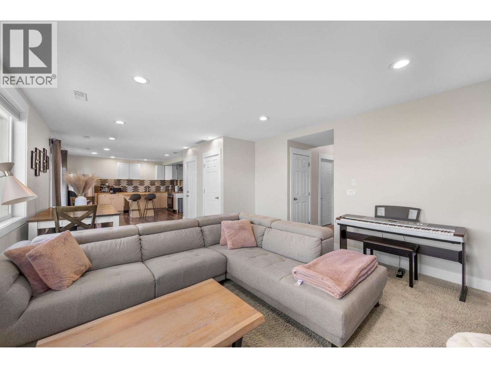 9733 Santina Road Property Photo 34